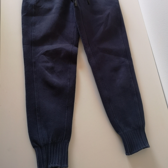 Lululemon gym pants for women - Picture 3 of 11